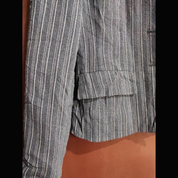 Grey Striped Blazer 🥂 - Picture 2 of 8